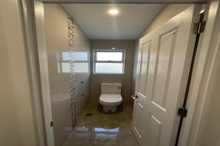 Photo of property in 8 Wyman Place, Pakuranga Heights, Auckland, 2010