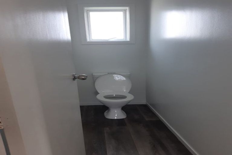 Photo of property in 15 Kemble Close, Mangere, Auckland, 2022