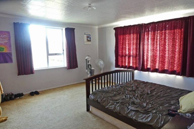 Photo of property in 42 Disraeli Street, Westport, 7825