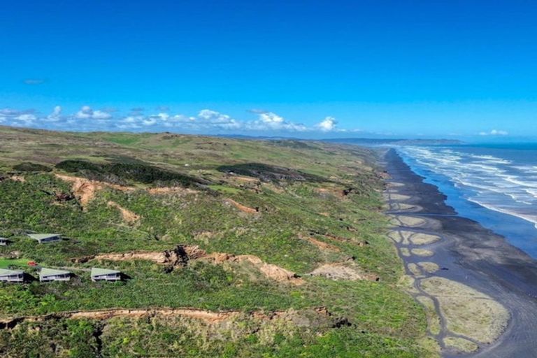 Photo of property in 685a Karioitahi Road, Lake Puketi, Waiuku, 2683