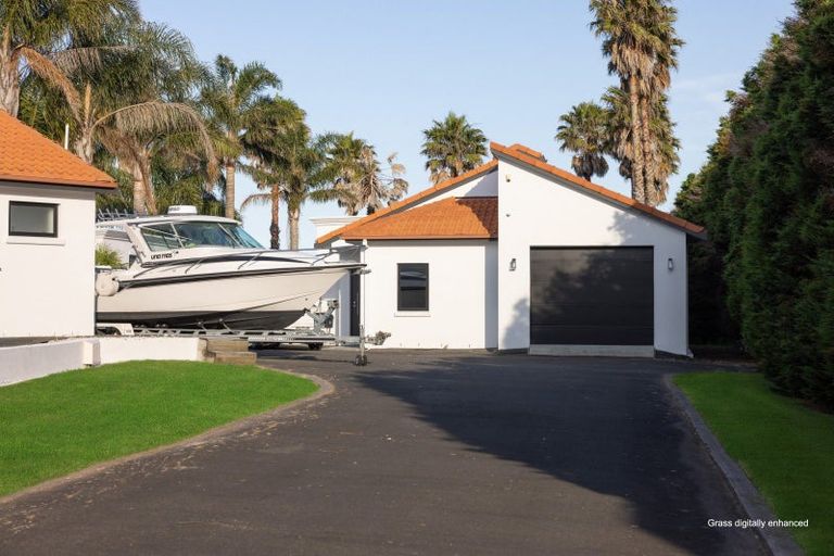 Photo of property in 15 Saint Clair Place, Papamoa Beach, Papamoa, 3118