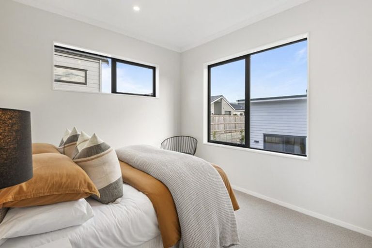 Photo of property in 2 Owen Chapman Drive, Red Beach, 0932