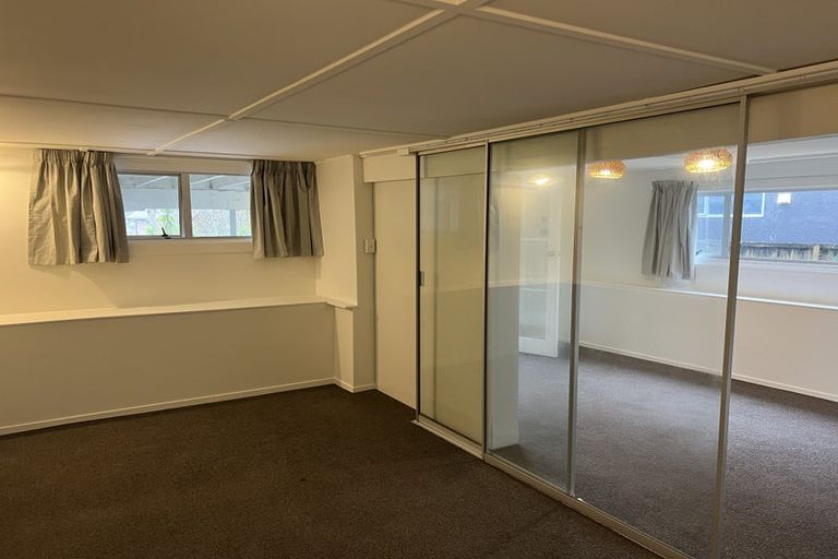Photo of property in 9 William Souter Street, Forrest Hill, Auckland, 0620