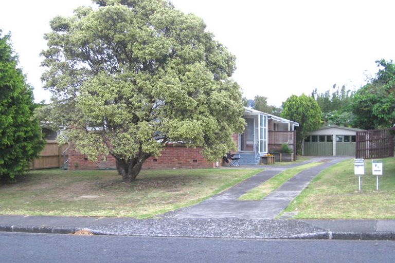 Photo of property in 2/7 Evelyn Place, Hillcrest, Auckland, 0627