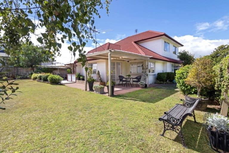 Photo of property in 17 Highgate Place, Somerville, Auckland, 2014
