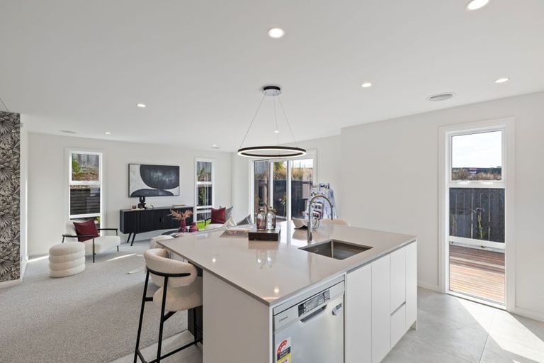 Photo of property in 5 Mangatainoka Lane, Awapuni, Palmerston North, 4412