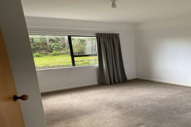 Photo of property in 2/3 Charmaine Road, Torbay, Auckland, 0630