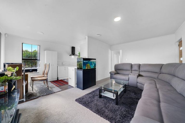 Photo of property in 2/86 Palmers Road, Clendon Park, Auckland, 2103