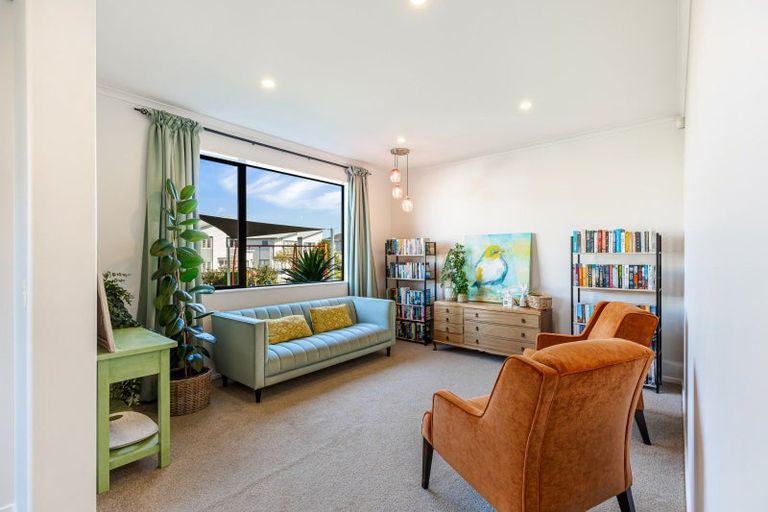 Photo of property in 14 Kotuku Lane, Hobsonville, Auckland, 0616