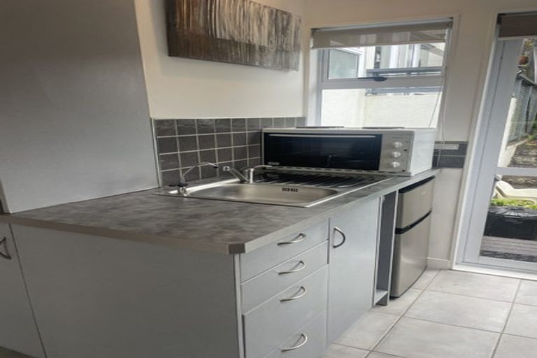 Photo of property in 14a Glade Place, Birkenhead, Auckland, 0626