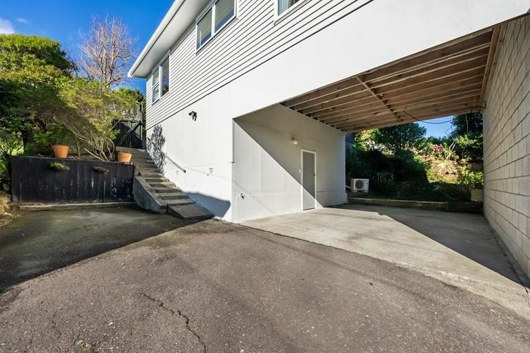 Photo of property in 2/24 Bell Street, Tawa, Wellington, 5028