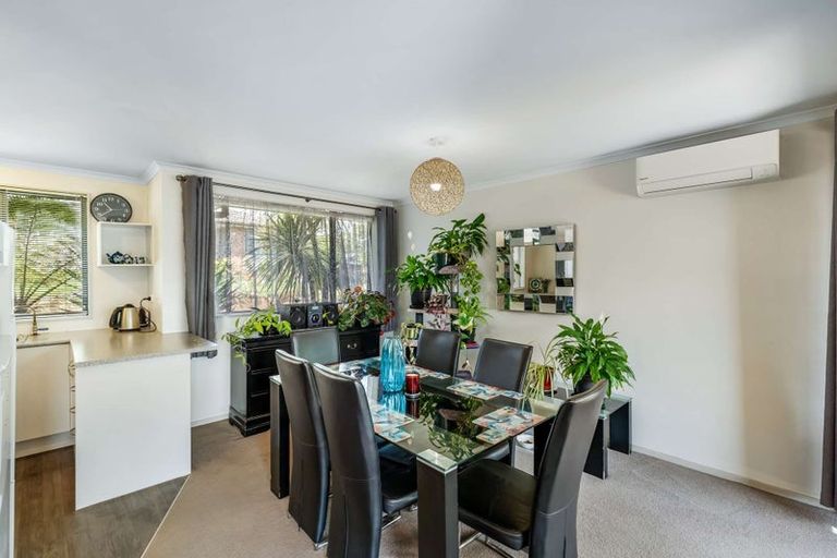 Photo of property in 169l Colwill Road, Massey, Auckland, 0614