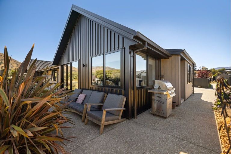 Photo of property in 37 Headley Drive, Lower Shotover, Queenstown, 9304
