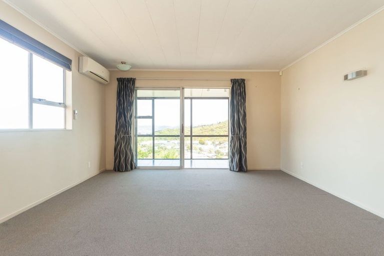 Photo of property in 46 Cypress Drive, Maungaraki, Lower Hutt, 5010