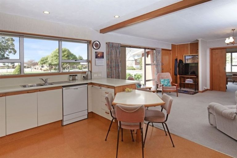 Photo of property in 60 Toorak Avenue, Avonhead, Christchurch, 8042
