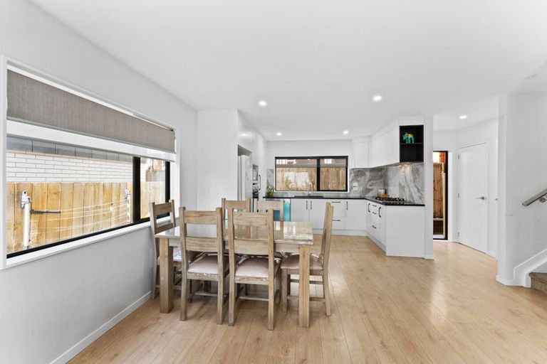 Photo of property in 222c Pakuranga Road, Pakuranga Heights, Auckland, 2010