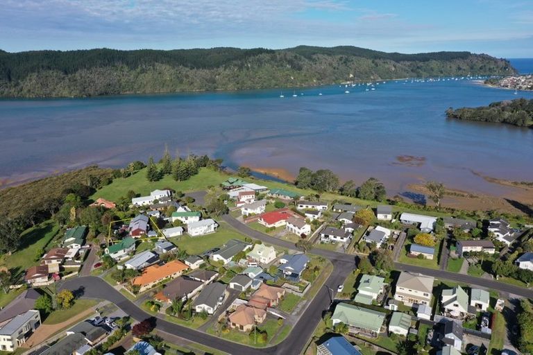 Photo of property in 117 Everitt Crescent, Whangamata, 3620