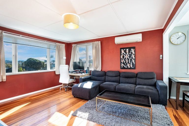 Photo of property in 101 Hereford Street, Cannons Creek, Porirua, 5024