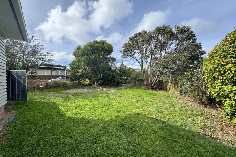 Photo of property in 74 Mcleod Road, Te Atatu South, Auckland, 0610