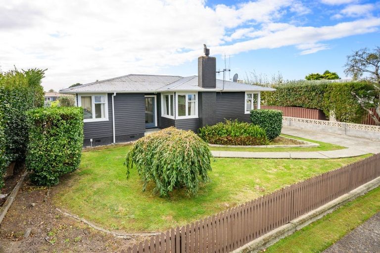 Photo of property in 19 Sefton Avenue, Highbury, Palmerston North, 4412