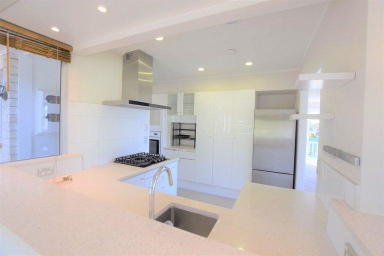 Photo of property in 23 Fitzwater Place, Henderson, Auckland, 0612