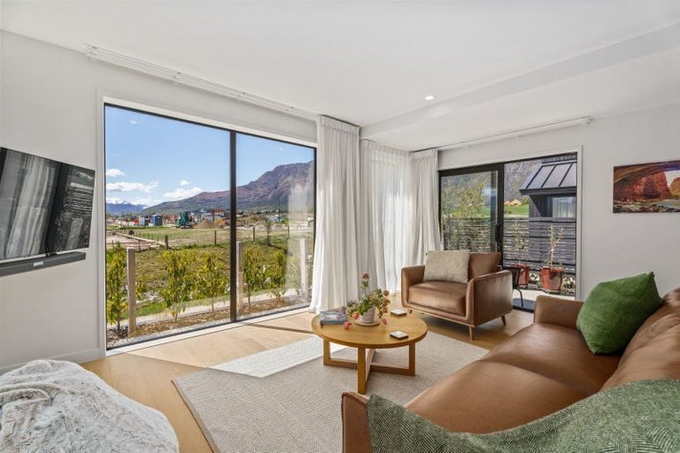 Photo of property in 4 Chapman Drive, Jacks Point, 9371