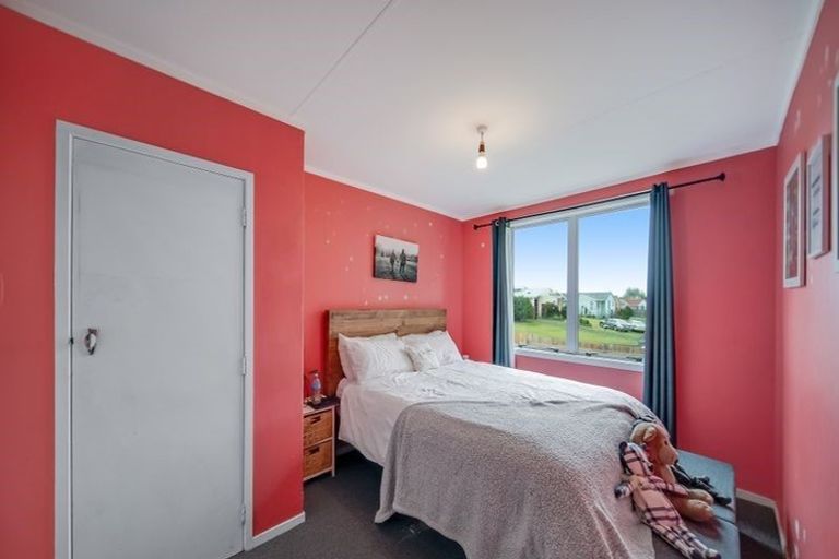 Photo of property in 73 Calthorp Close, Favona, Auckland, 2024