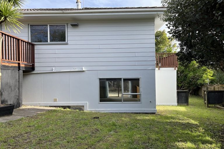 Photo of property in 20 Santiago Crescent, Unsworth Heights, Auckland, 0632
