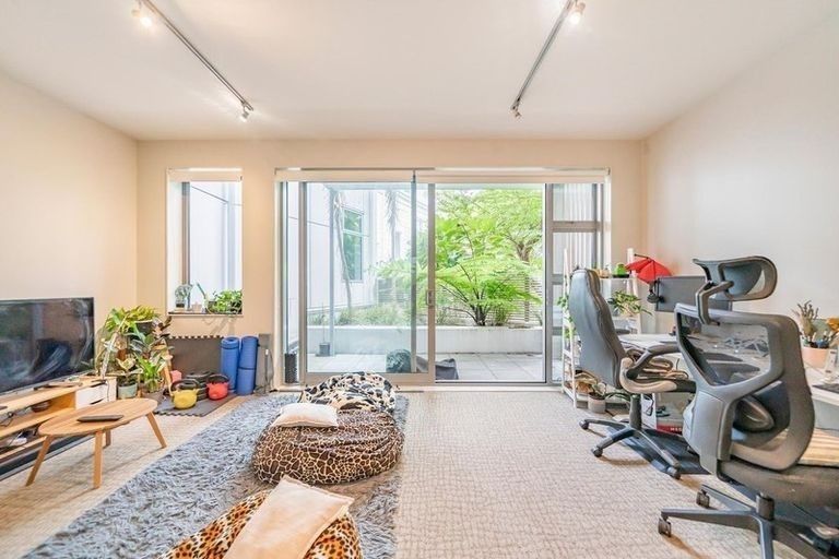 Photo of property in Masina Apartments, 104/80u Riddiford Street, Newtown, Wellington, 6021