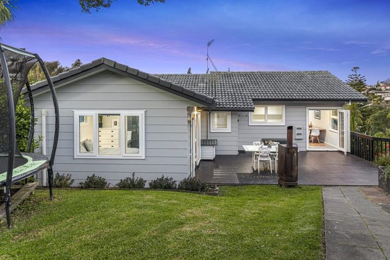 Photo of property in 56 Kia Ora Road, Beach Haven, Auckland, 0626