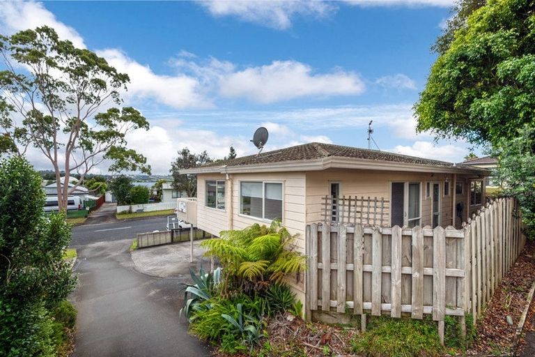 Photo of property in 1/44 Barbados Drive, Unsworth Heights, Auckland, 0632