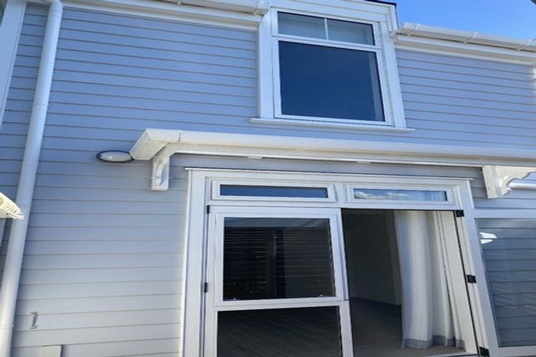 Photo of property in Pirie Street Townhouses, 15/35 Pirie Street, Mount Victoria, Wellington, 6011