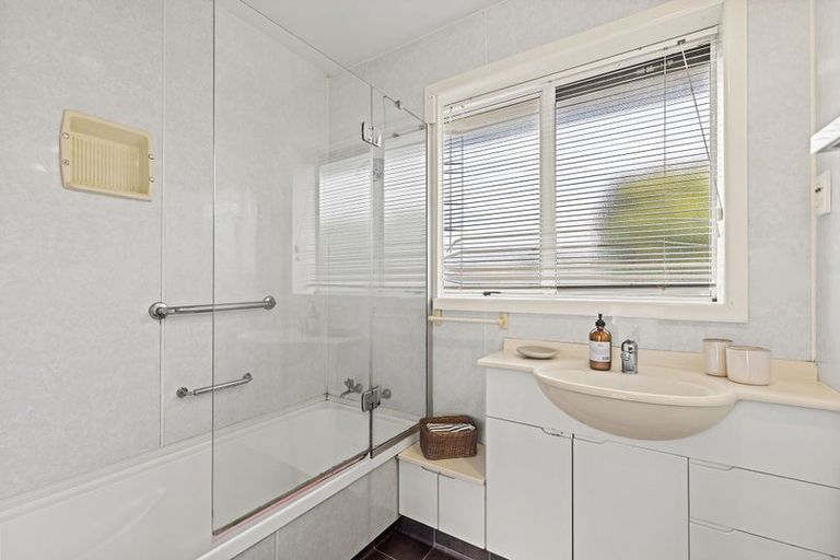 Photo of property in 15 Pembroke Street, Avondale, Christchurch, 8061