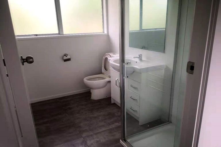 Photo of property in 33 Leo Street, Glen Eden, Auckland, 0602