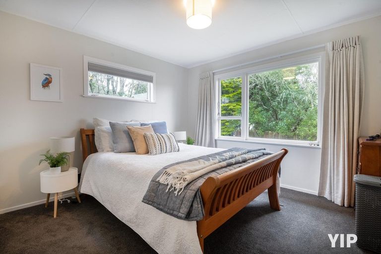 Photo of property in 96 Stewart Drive, Newlands, Wellington, 6037