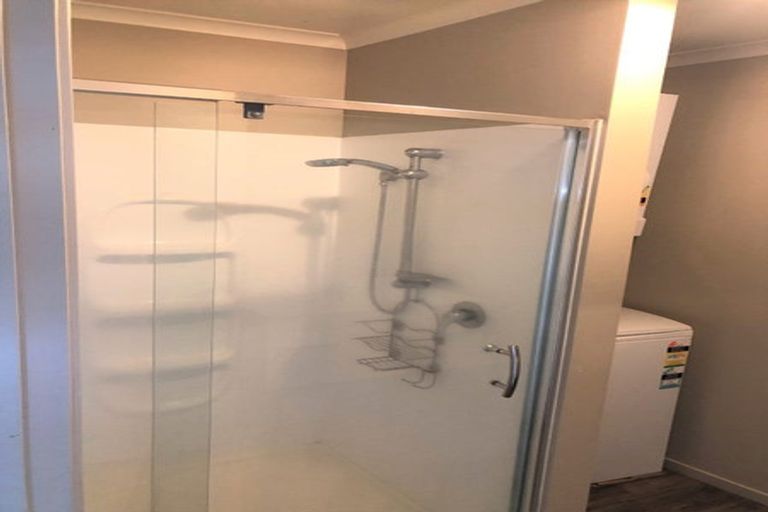 Photo of property in 102u7 Old Farm Road, Hamilton East, Hamilton, 3216