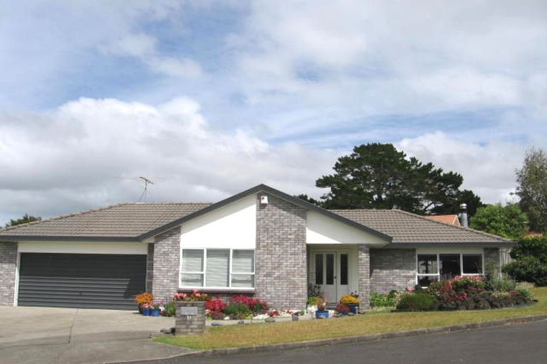 Photo of property in 11 Owl Court, Unsworth Heights, Auckland, 0632