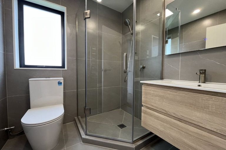 Photo of property in 7/131 Lancaster Road, Beach Haven, Auckland, 0626
