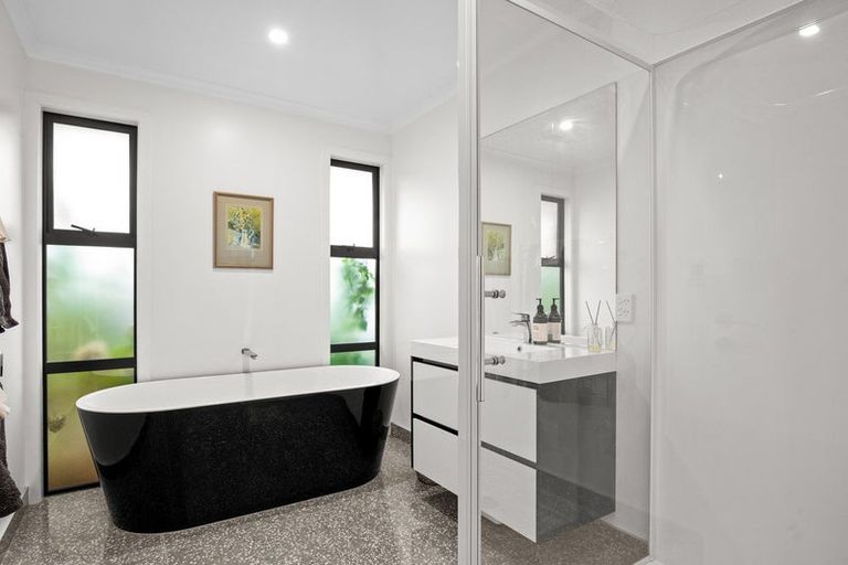 Photo of property in 76 Shields Street, Clyde, 9330