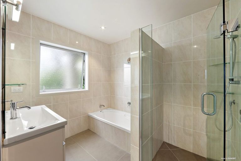 Photo of property in 170 Wade River Road, Wade Heads, Whangaparaoa, 0932