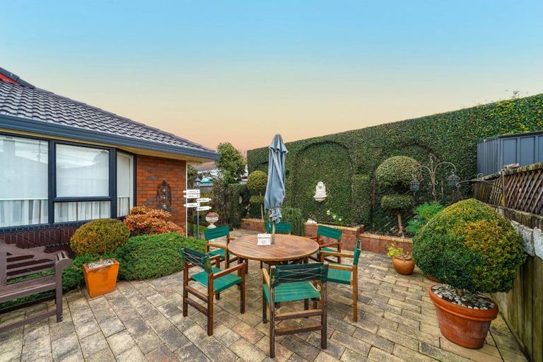 Photo of property in 2/13 Hamilton Road, Papatoetoe, Auckland, 2025