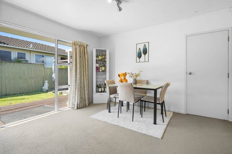 Photo of property in 1/162 Pigeon Mountain Road, Half Moon Bay, Auckland, 2012