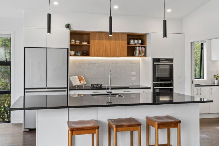 Photo of property in 2 Odlin Lane, Red Beach, 0932