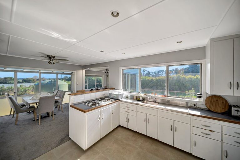 Photo of property in 389 Waiuku Road, Puni, Pukekohe, 2678