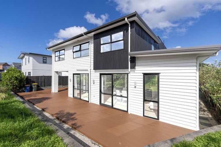 Photo of property in 9 Caldera Drive, Long Bay, Auckland, 0630