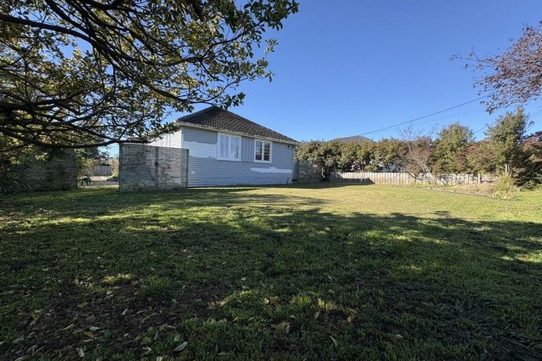Photo of property in 30 Broadway Street, Martinborough, 5711