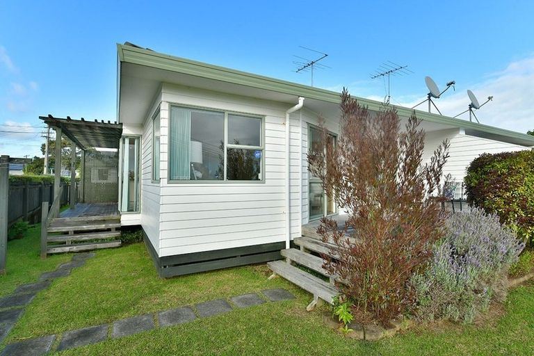 Photo of property in 2/12 Miro Street, Helensville, 0800