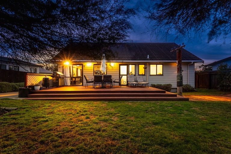 Photo of property in 23 Rosewood Place, Paraparaumu, 5032
