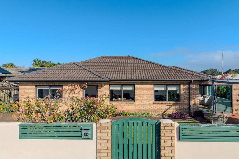 Photo of property in 21 Fairway Drive, Kerikeri, 0230