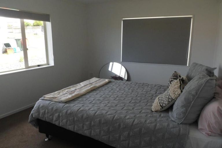 Photo of property in 40 Waverton Terrace, Churton Park, Wellington, 6037